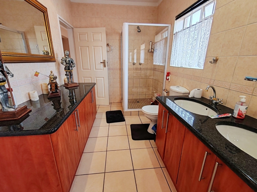 3 Bedroom Property for Sale in Van Der Hoff Park North West